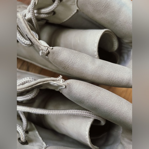 Cliffs by White Mountain Durable Boots - Picture 4 of 9